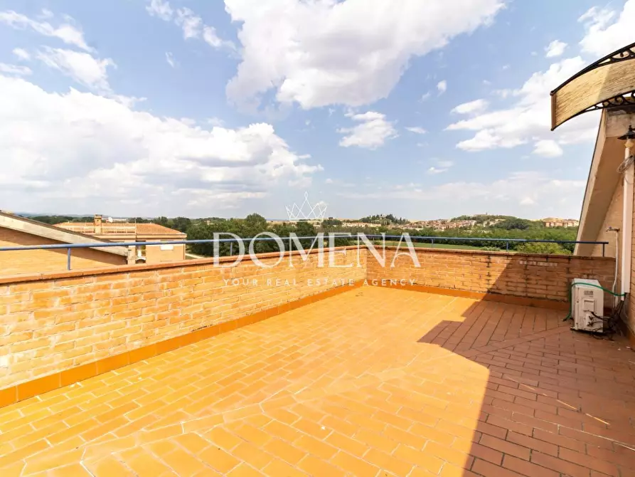 Immagine 13 di Appartamento in vendita  a Siena