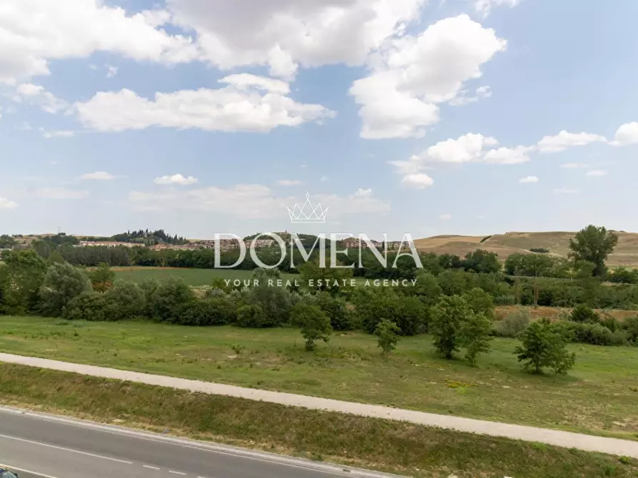 Immagine 27 di Appartamento in vendita  a Siena