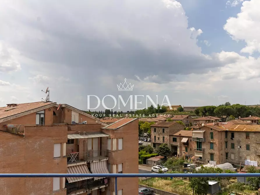 Immagine 14 di Appartamento in vendita  a Siena
