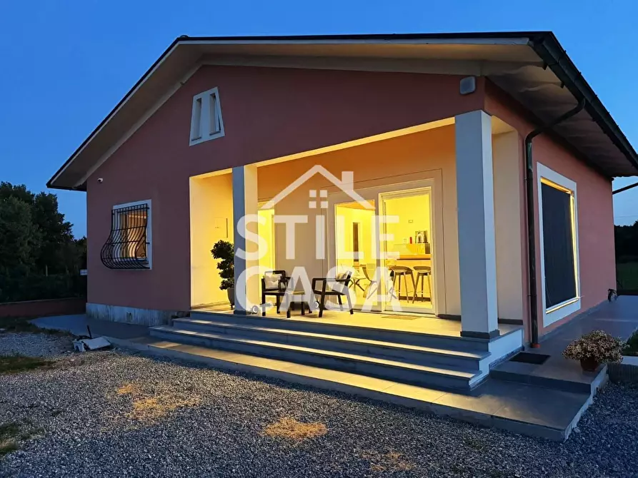 Immagine 1 di Villa in vendita  a Castelfranco Di Sotto