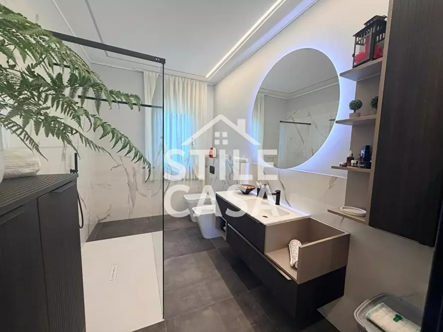 Immagine 18 di Villa in vendita  a Castelfranco Di Sotto