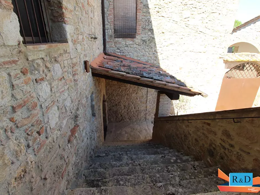 Immagine 3 di Porzione di casa in vendita  a Monteriggioni