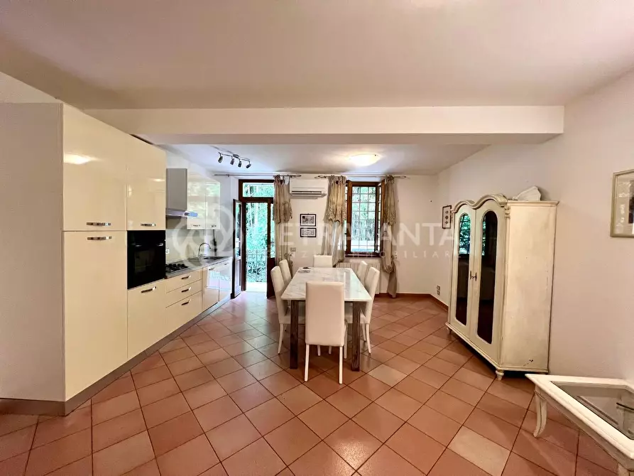 Immagine 6 di Appartamento in affitto  a Pietrasanta