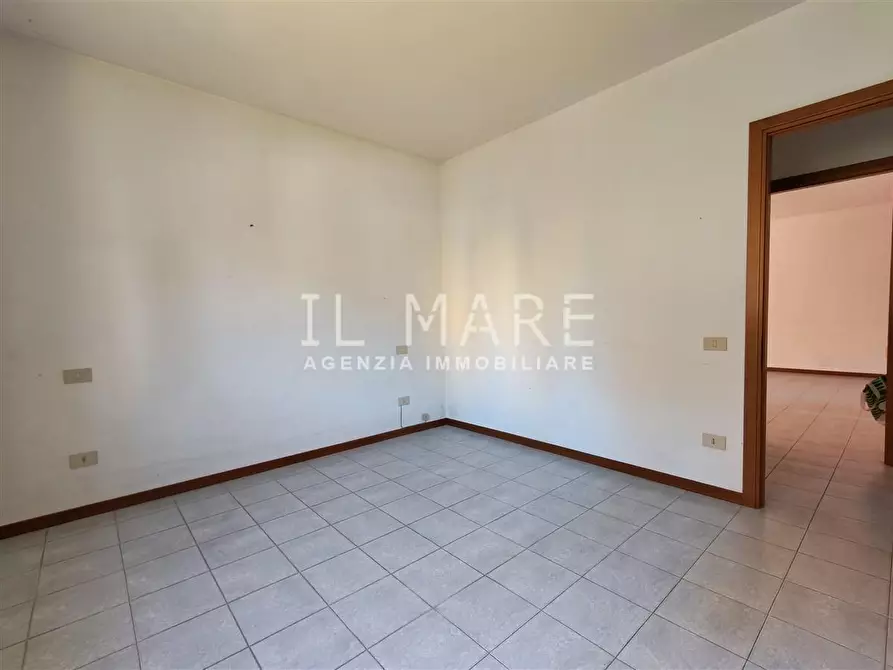 Immagine 10 di Appartamento in vendita  a Massa