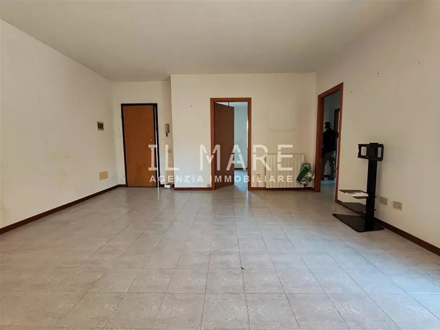 Immagine 4 di Appartamento in vendita  a Massa