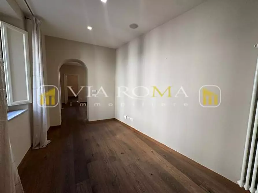 Immagine 17 di Appartamento in vendita  a Lucca