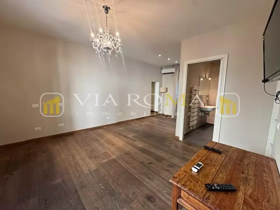 Immagine 1 di Appartamento in vendita  a Lucca
