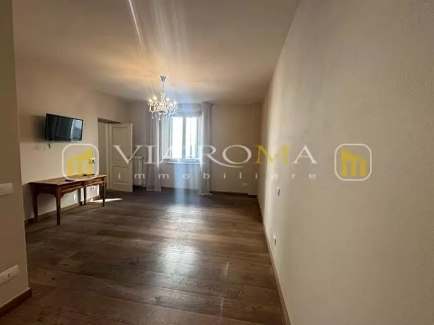 Immagine 5 di Appartamento in vendita  a Lucca