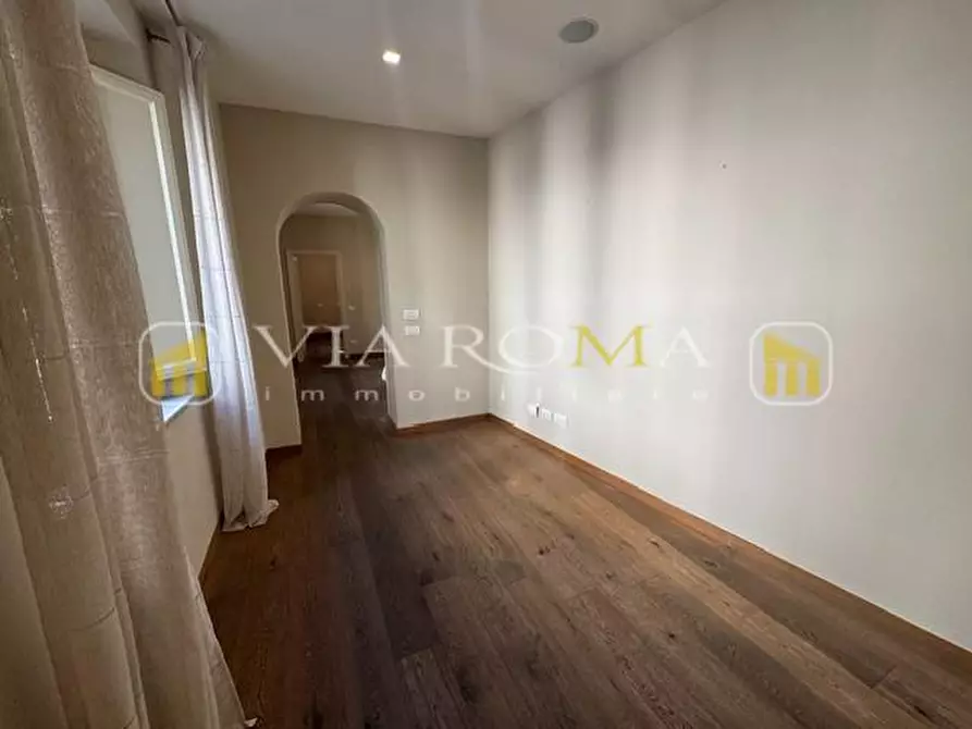 Immagine 15 di Appartamento in vendita  a Lucca