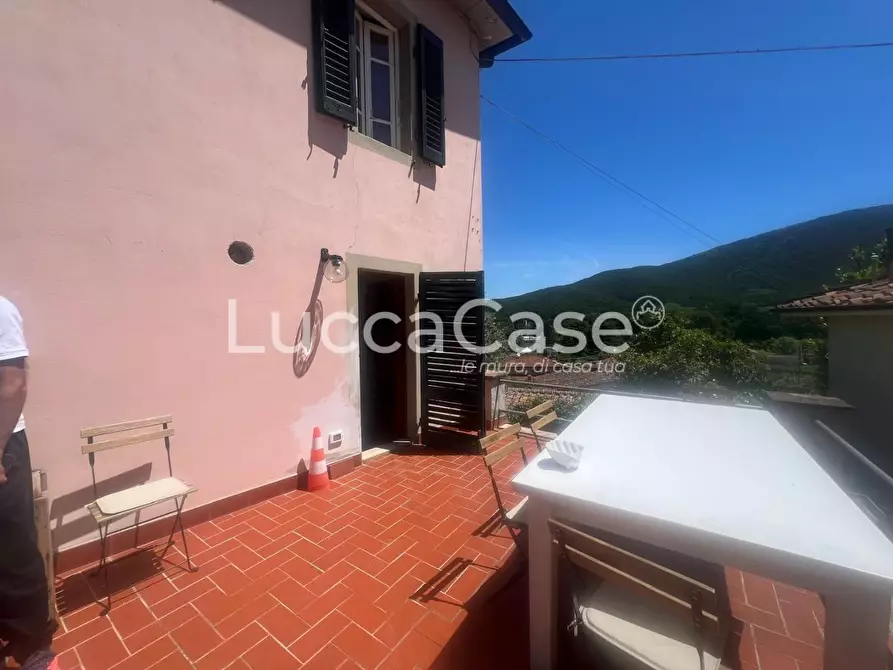 Immagine 5 di Casa bifamiliare in vendita  a Lucca