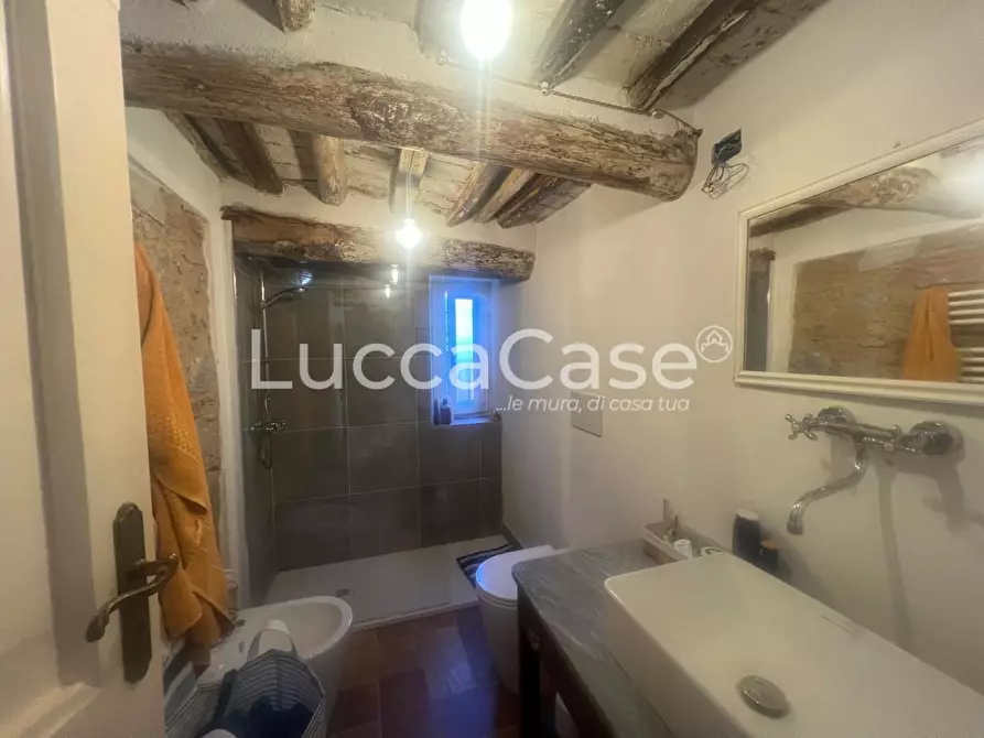Immagine 7 di Casa bifamiliare in vendita  a Lucca