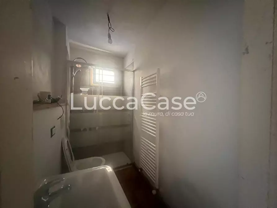 Immagine 11 di Casa bifamiliare in vendita  a Lucca
