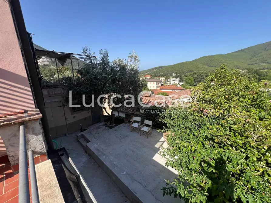 Immagine 13 di Casa bifamiliare in vendita  a Lucca