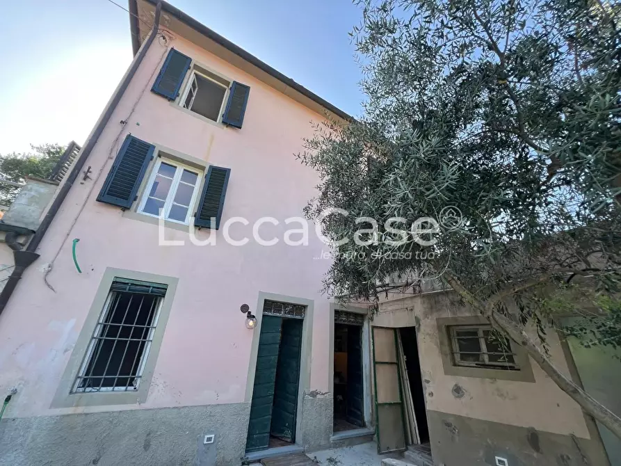 Immagine 59 di Casa bifamiliare in vendita  a Lucca