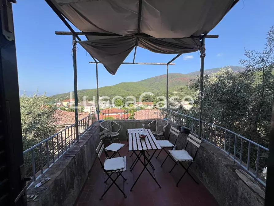 Immagine 9 di Casa bifamiliare in vendita  a Lucca