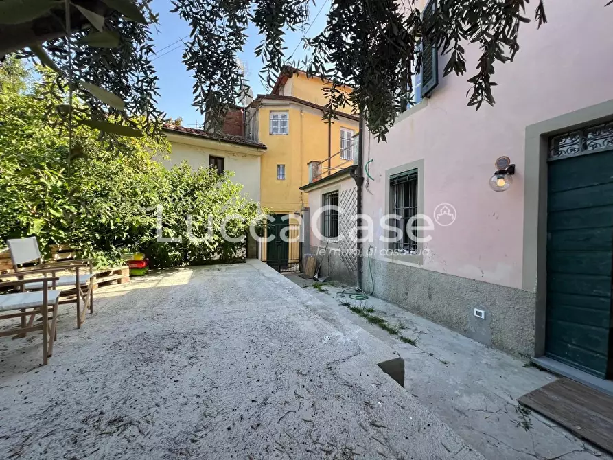 Immagine 55 di Casa bifamiliare in vendita  a Lucca
