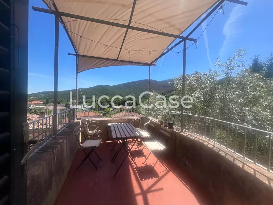Immagine 2 di Casa bifamiliare in vendita  a Lucca