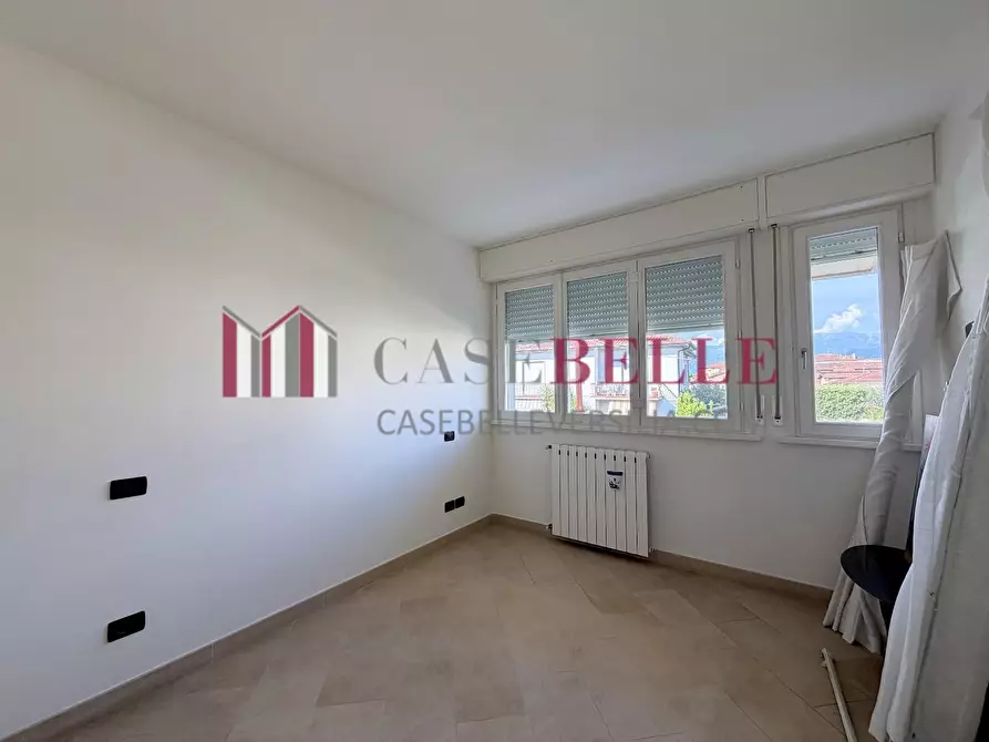 Immagine 21 di Appartamento in vendita  a Camaiore