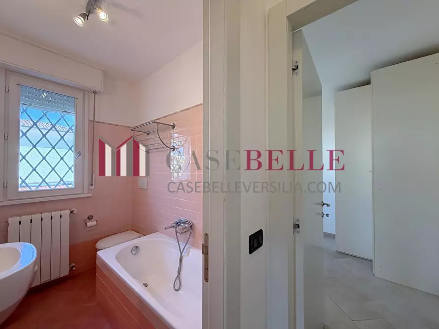 Immagine 26 di Appartamento in vendita  a Camaiore