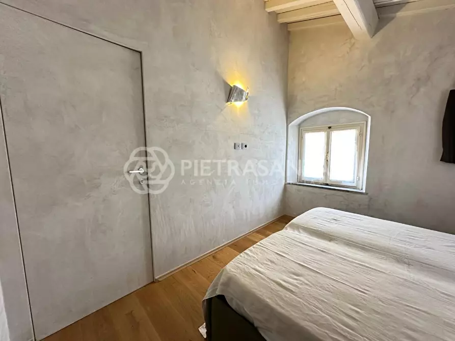 Immagine 17 di Loft/Open space in affitto  a Pietrasanta