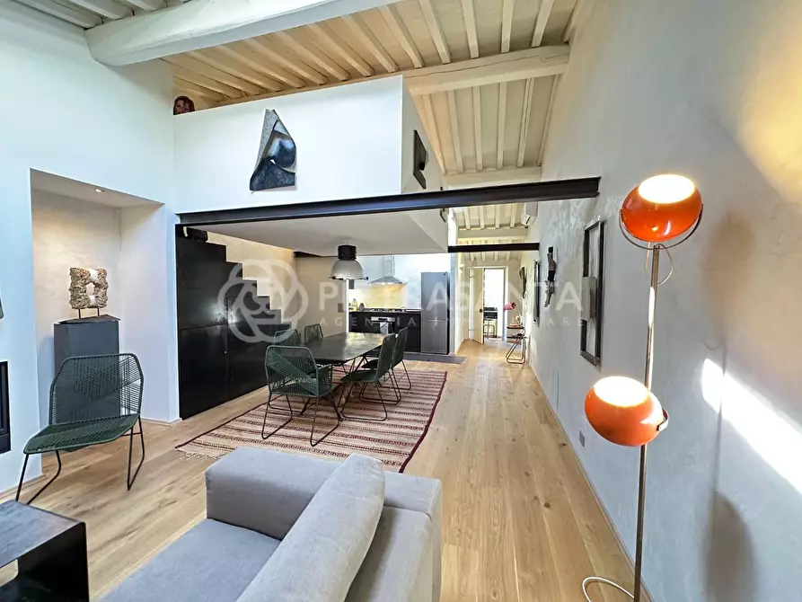 Immagine 8 di Loft/Open space in affitto  a Pietrasanta