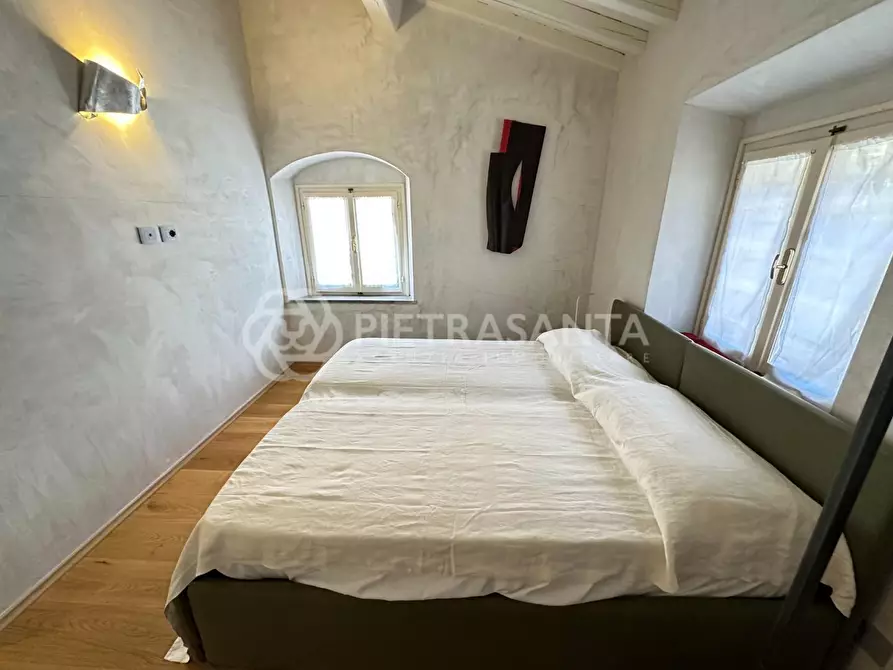 Immagine 15 di Loft/Open space in affitto  a Pietrasanta