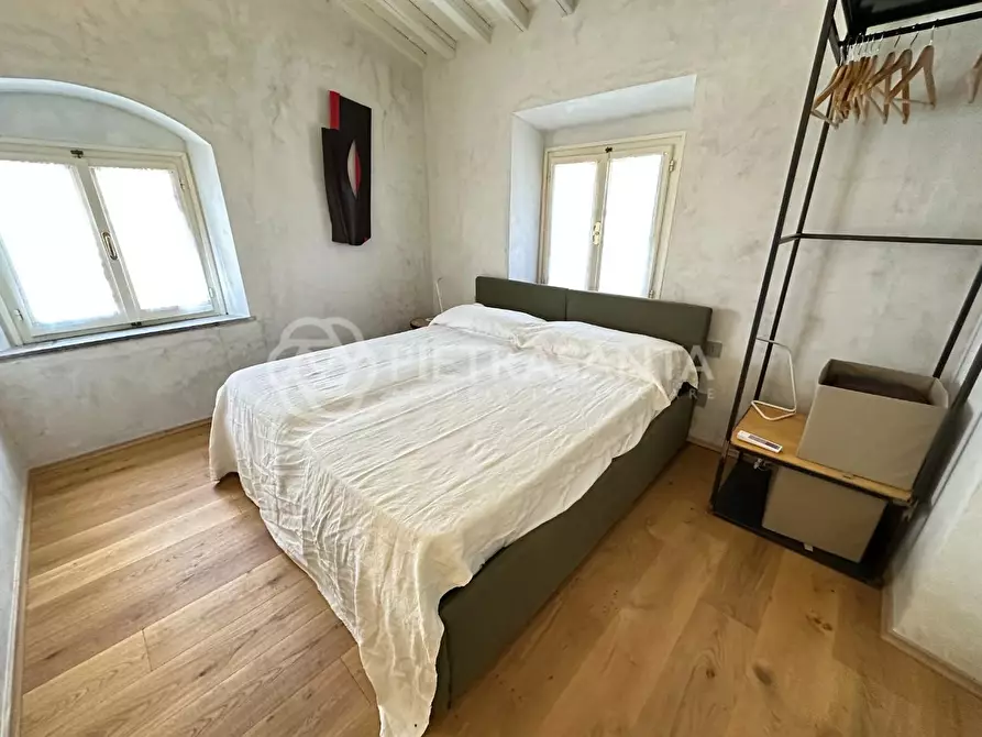 Immagine 14 di Loft/Open space in affitto  a Pietrasanta