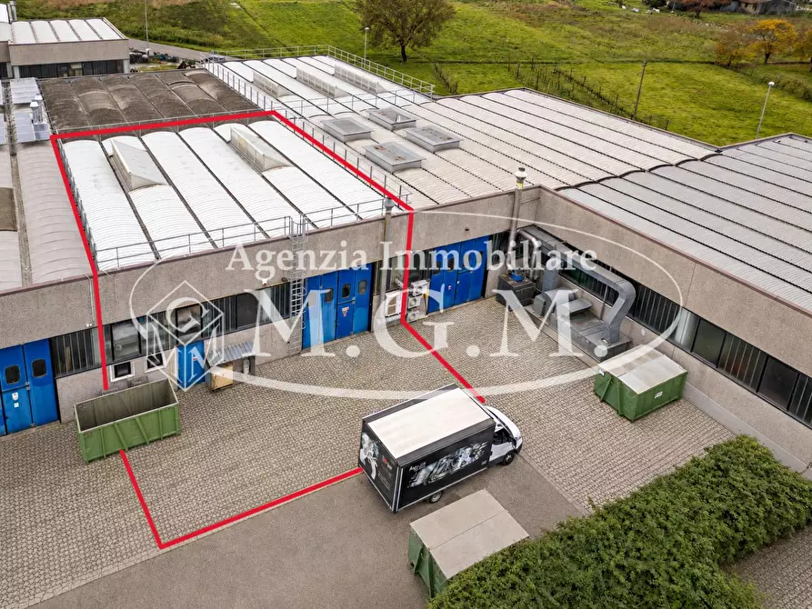 Immagine 1 di Capannone industriale in affitto  a Calcinaia