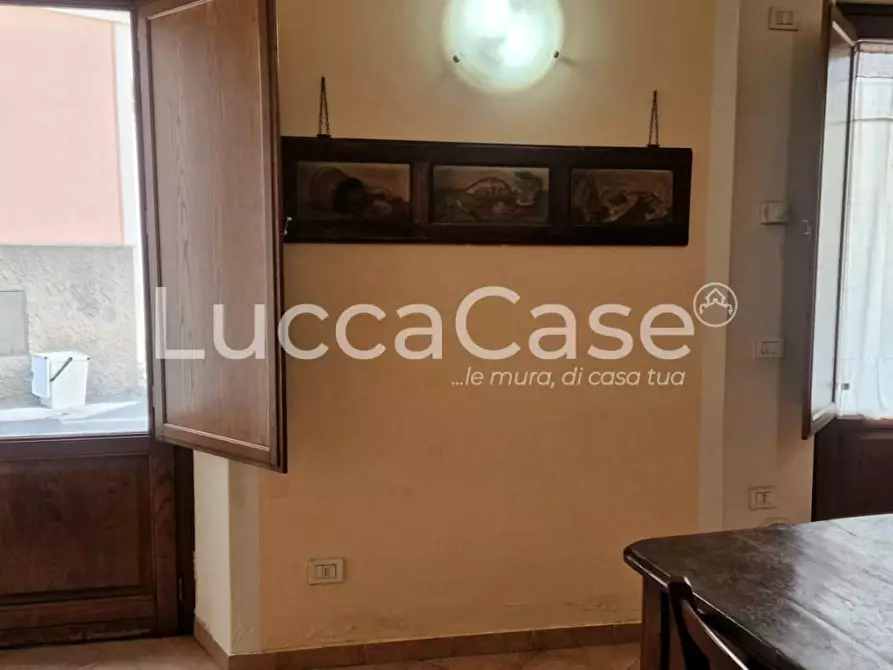 Immagine 9 di Appartamento in vendita  a Lucca