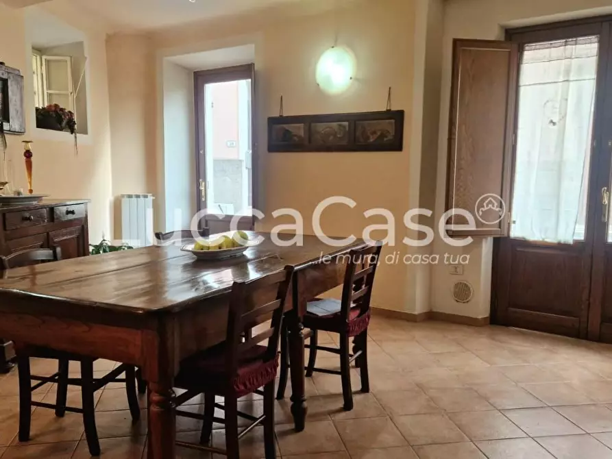 Immagine 4 di Appartamento in vendita  a Lucca
