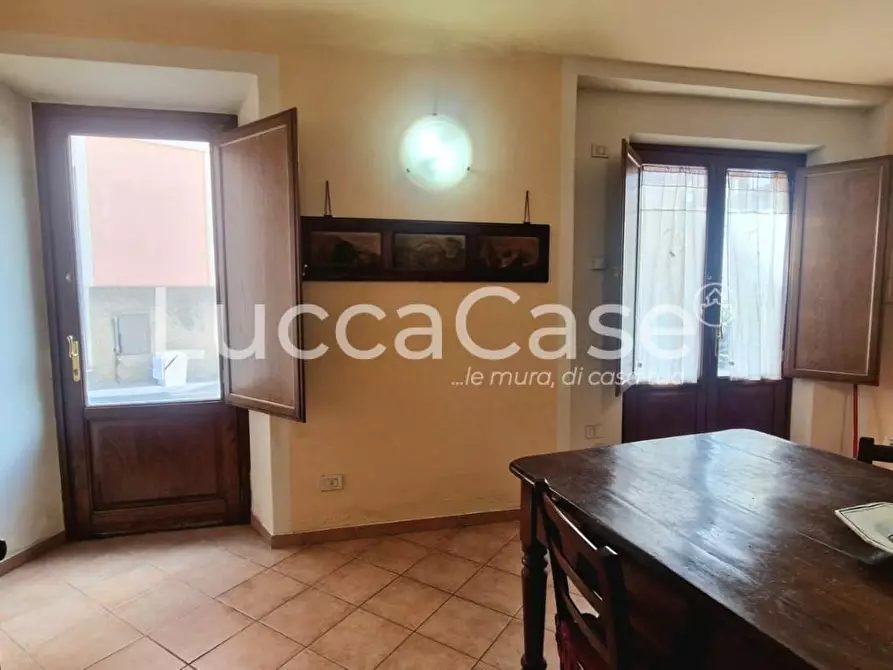 Immagine 8 di Appartamento in vendita  a Lucca