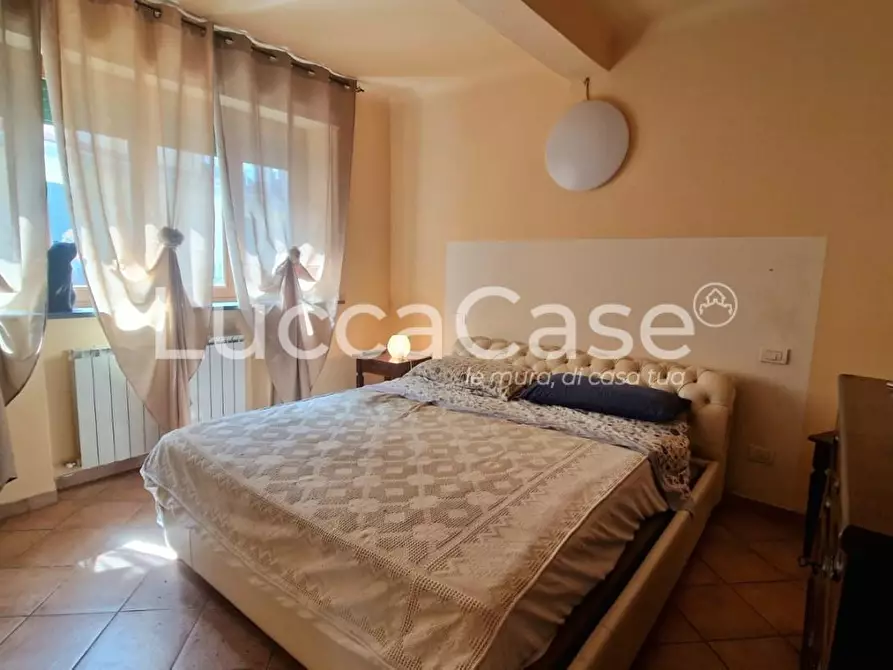 Immagine 5 di Appartamento in vendita  a Lucca