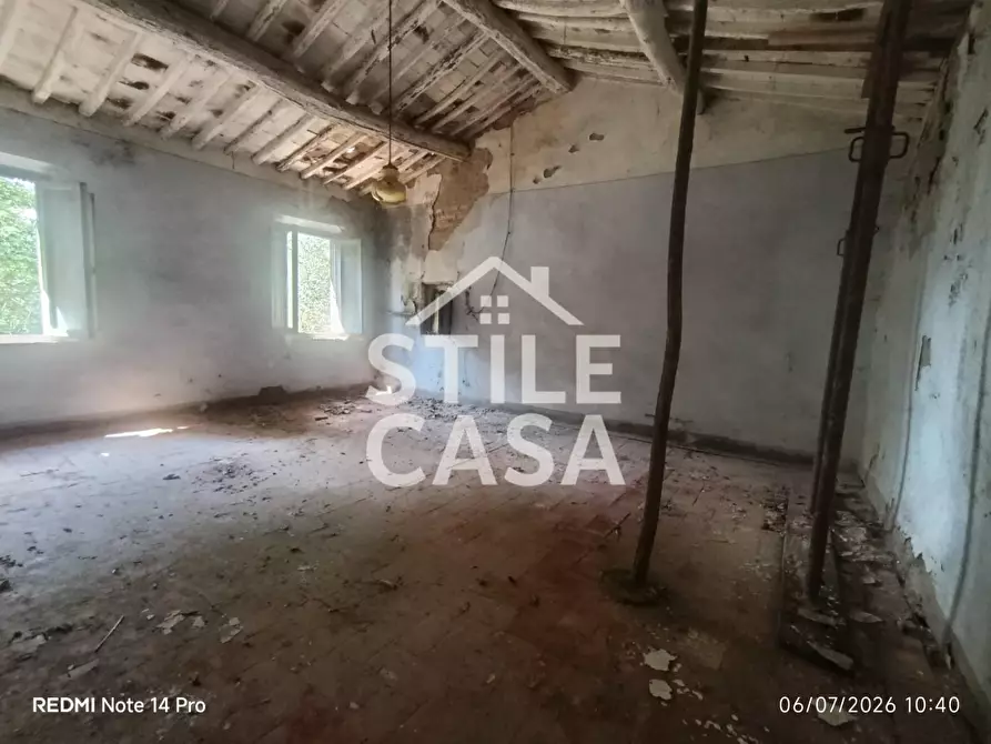 Immagine 17 di Casa colonica in vendita  a Chiesina Uzzanese