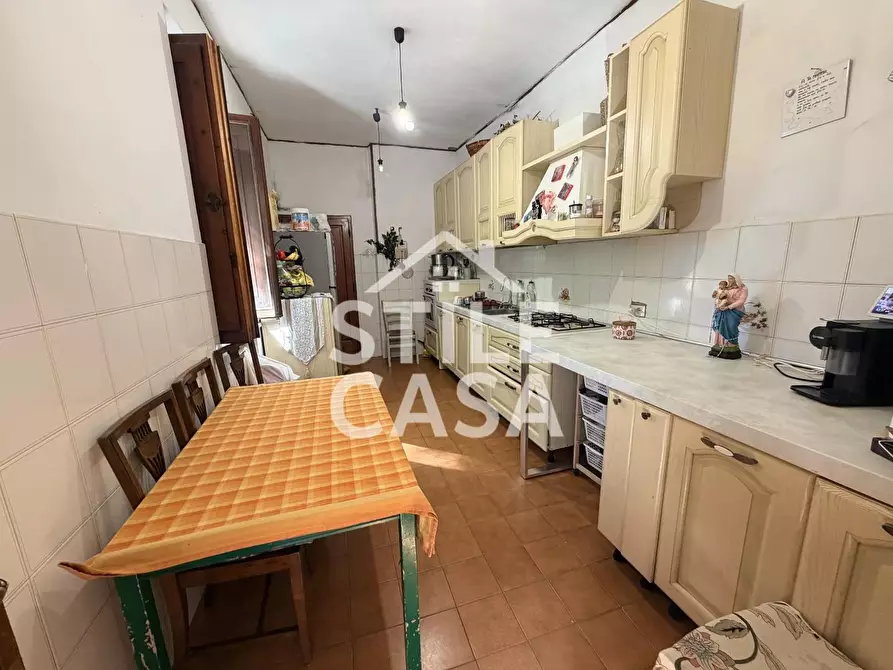 Immagine 2 di Casa colonica in vendita  a Chiesina Uzzanese