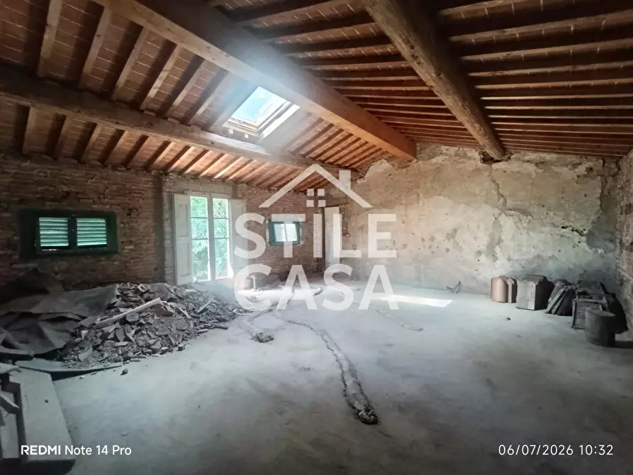 Immagine 10 di Casa colonica in vendita  a Chiesina Uzzanese