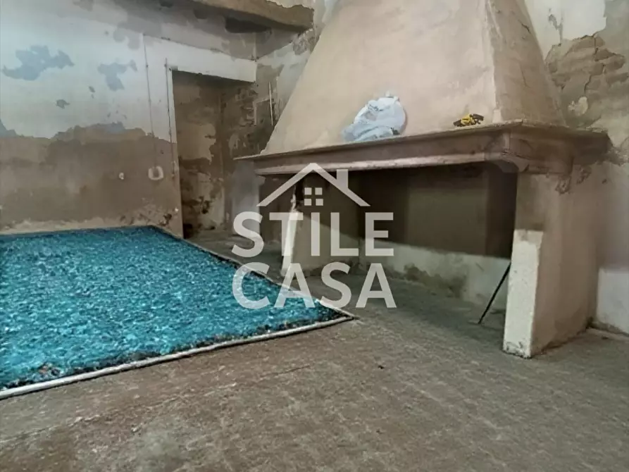 Immagine 16 di Casa colonica in vendita  a Chiesina Uzzanese