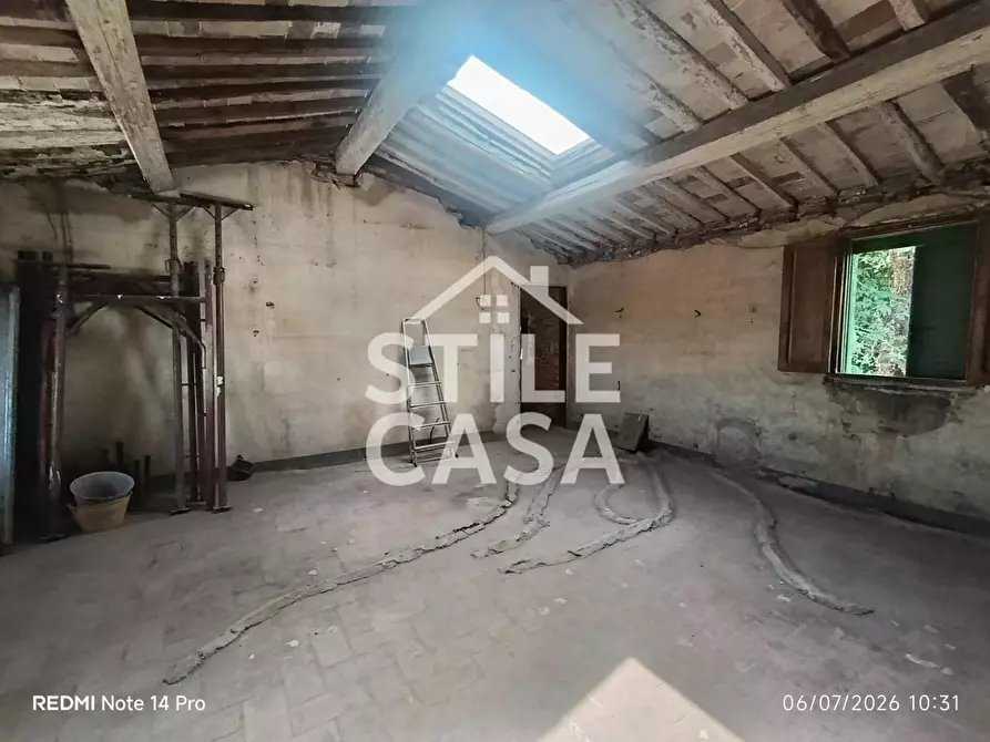 Immagine 14 di Casa colonica in vendita  a Chiesina Uzzanese