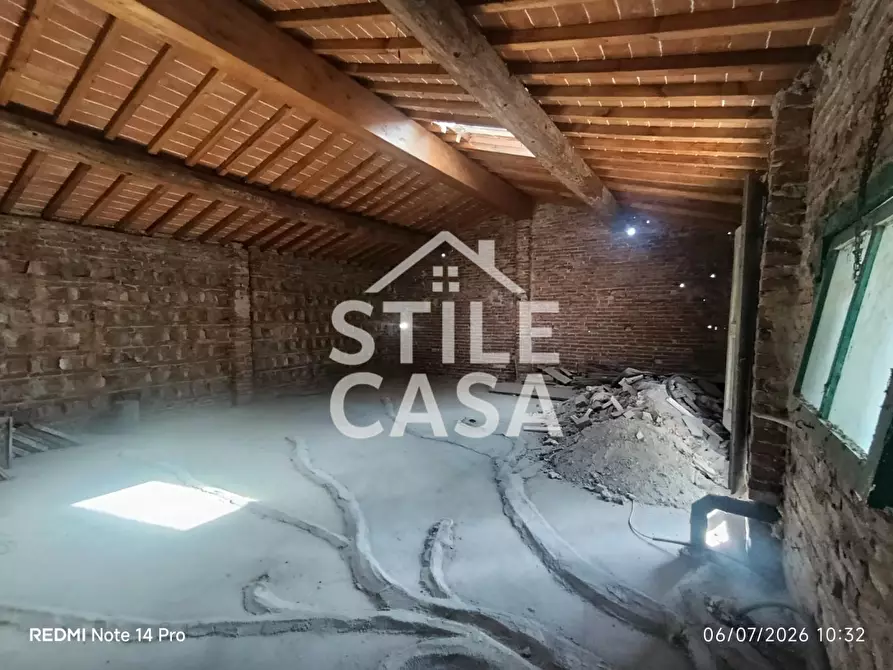 Immagine 8 di Casa colonica in vendita  a Chiesina Uzzanese