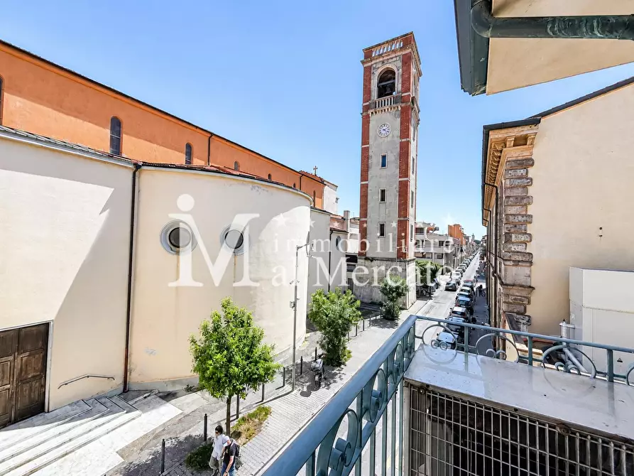 Immagine 22 di Appartamento in affitto  a Viareggio