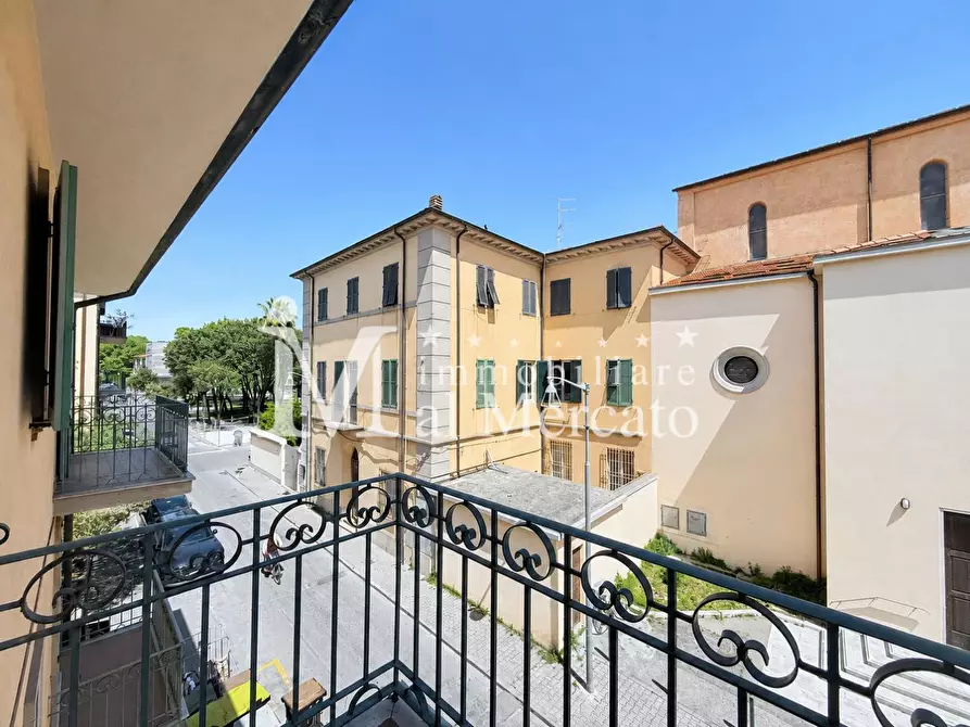 Immagine 23 di Appartamento in affitto  a Viareggio