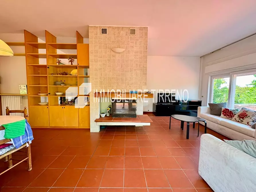 Immagine 12 di Casa bifamiliare in vendita  a Massa