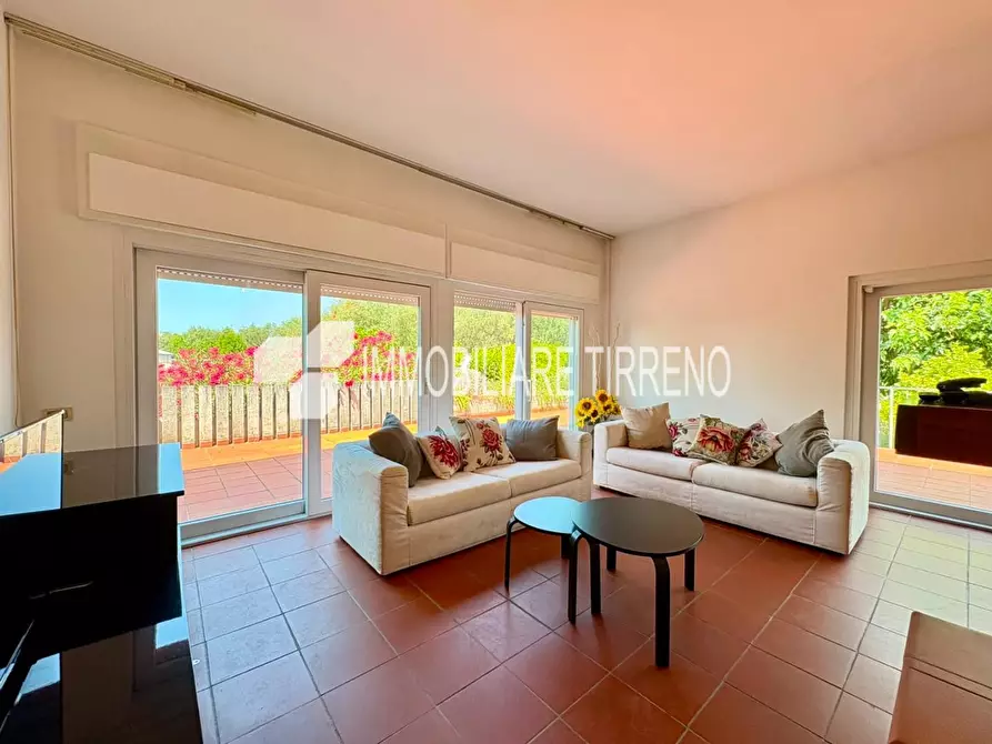 Immagine 11 di Casa bifamiliare in vendita  a Massa