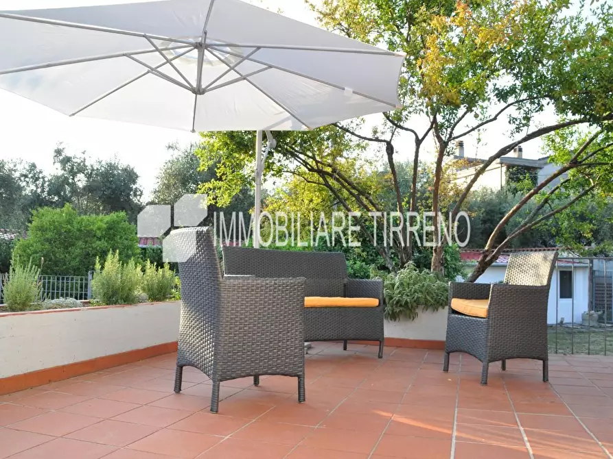Immagine 6 di Casa bifamiliare in vendita  a Massa