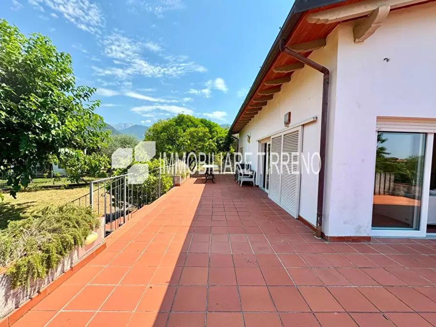 Immagine 4 di Casa bifamiliare in vendita  a Massa
