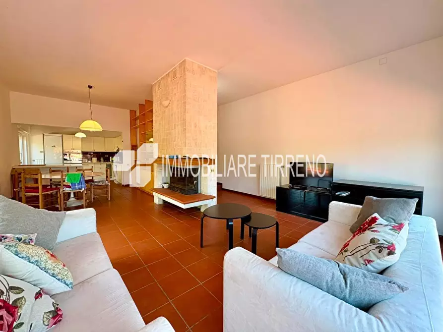 Immagine 9 di Casa bifamiliare in vendita  a Massa