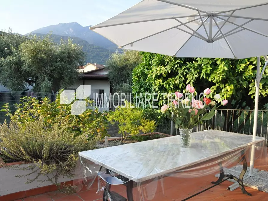 Immagine 8 di Casa bifamiliare in vendita  a Massa