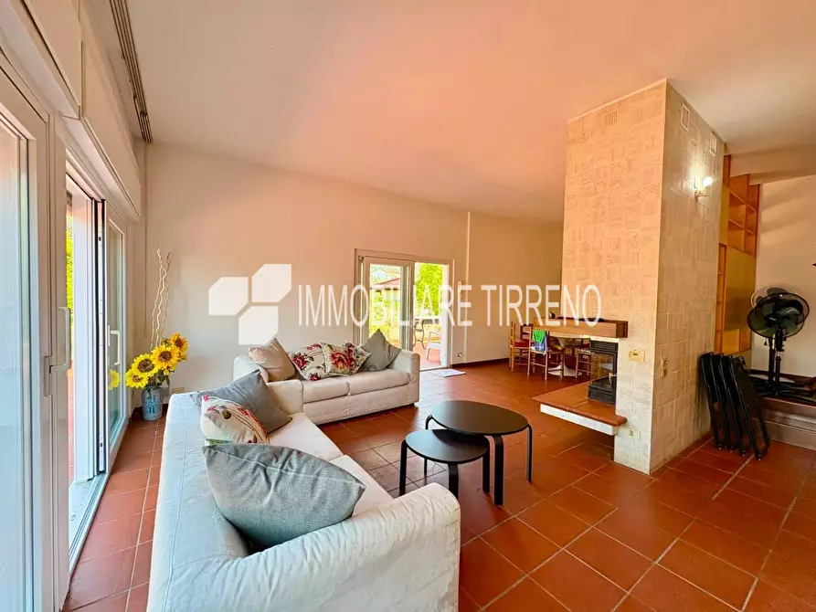 Immagine 10 di Casa bifamiliare in vendita  a Massa
