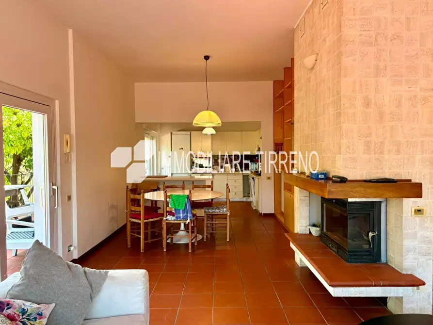 Immagine 13 di Casa bifamiliare in vendita  a Massa