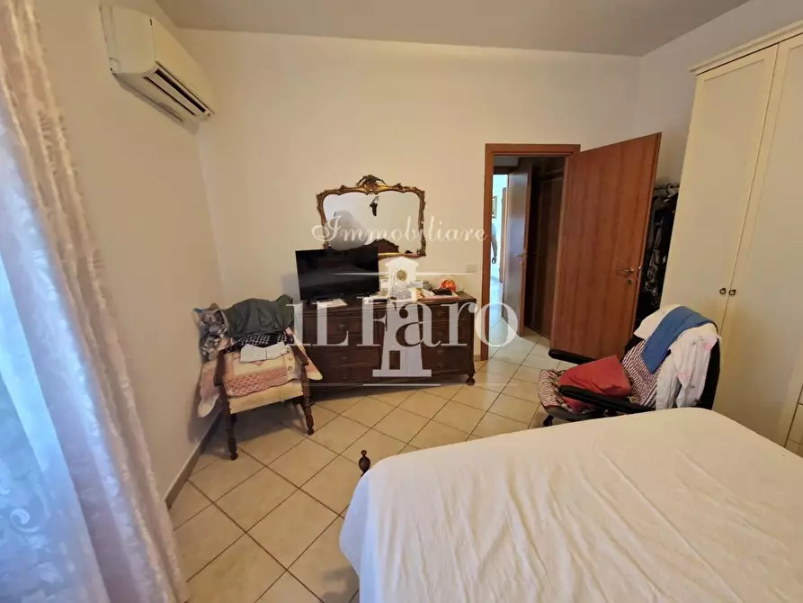 Immagine 12 di Appartamento in vendita  a Campi Bisenzio