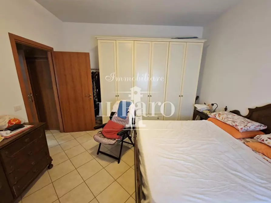 Immagine 10 di Appartamento in vendita  a Campi Bisenzio
